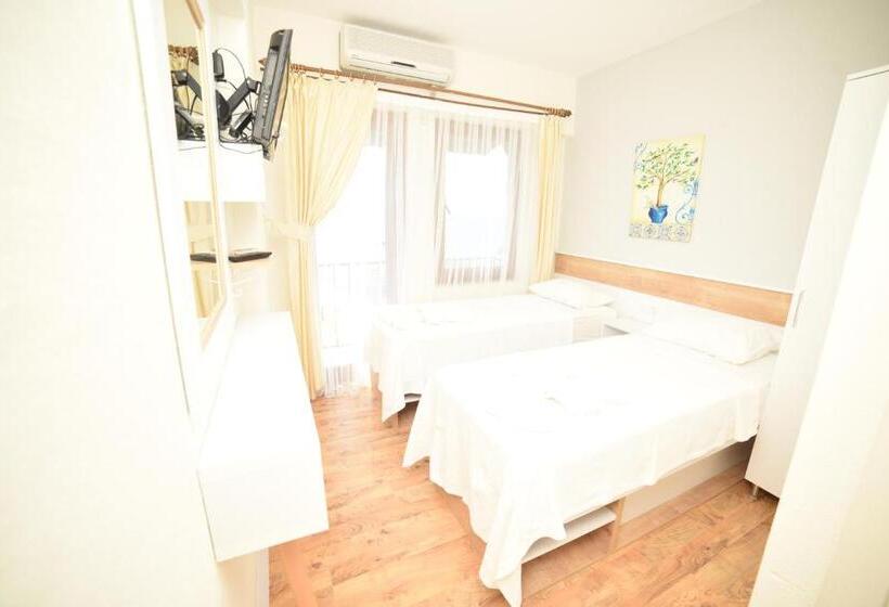 غرفة قياسية مزوَّدة بشُرفة, Limonata Otel Assos