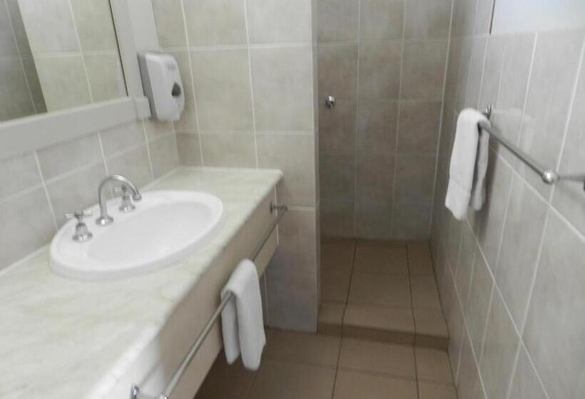 Deluxe Kolmen Hengen Huone, Golden Palms Motor Inn