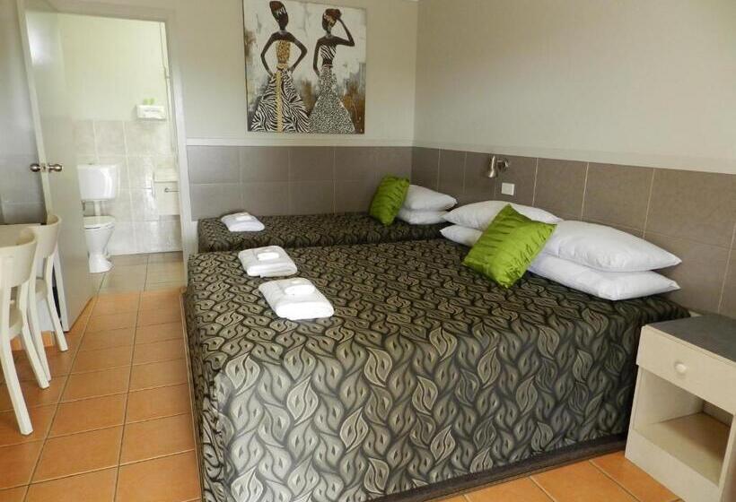 Deluxe Kolmen Hengen Huone, Golden Palms Motor Inn