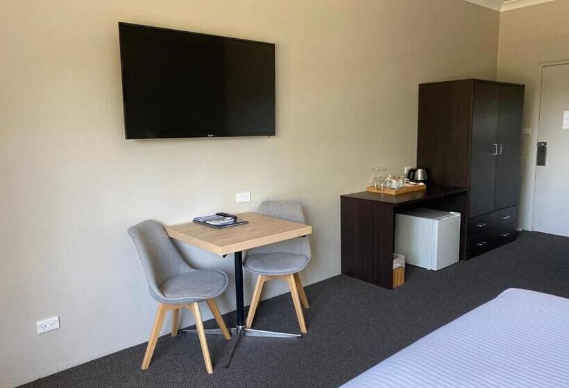 Номер Стандарт с Балконом, Jindy Inn