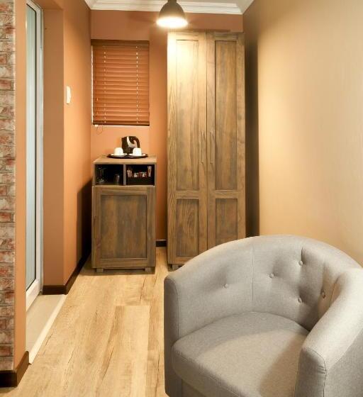 スタンダードインサイドビュールーム, Loerie Guest Lodge