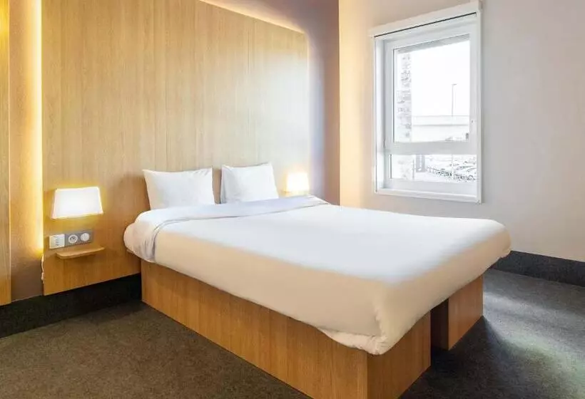 Standard Neljän Hengen Huone, B&b Hotel Limoges Centre Gare