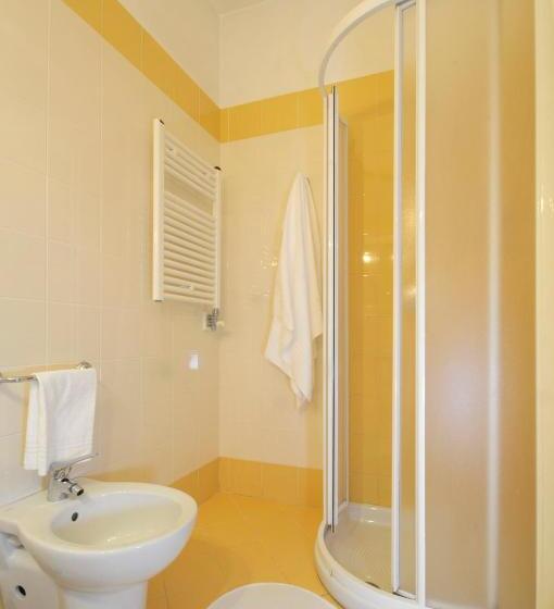 اتاق استاندارد سه تخته با بالکن, Barocco.oberdan