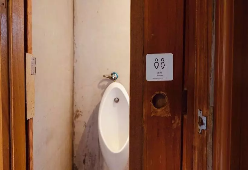اتاق استاندارد سه تخته با سرویس بهداشتی مشترک, Fuqi Hostel  Heping