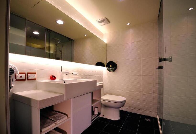 اتاق استاندارد چهار تخته, Audi Garden Business