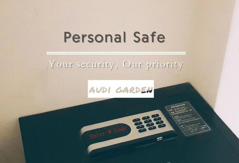 اتاق استاندارد چهار تخته, Audi Garden Business