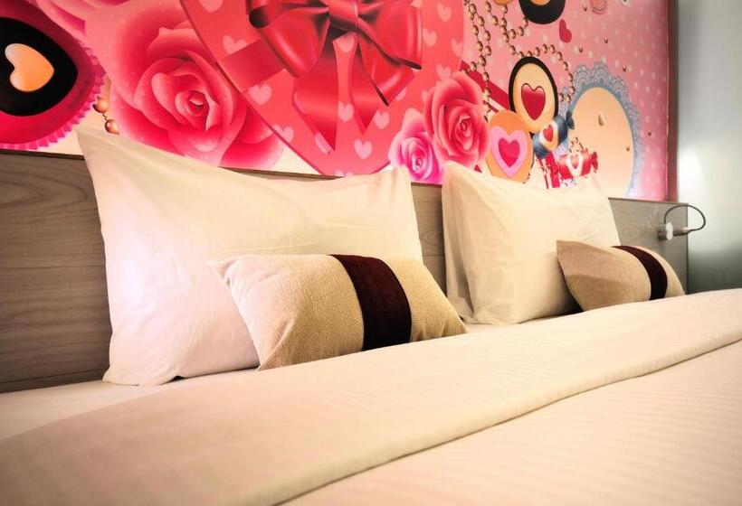 اتاق سوپریور با تخت بزرگ, Audi Garden Business