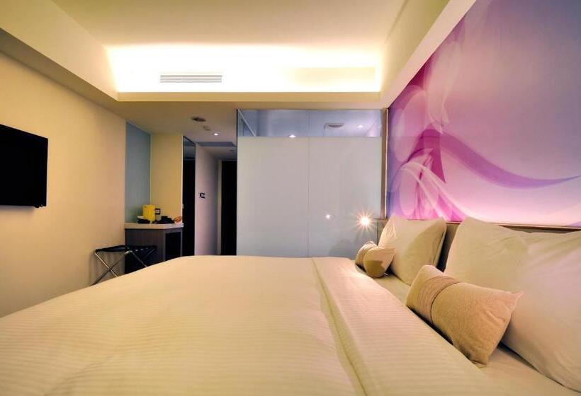 اتاق سوپریور با تخت بزرگ, Audi Garden Business