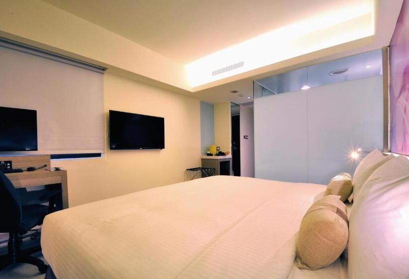 اتاق سوپریور با تخت بزرگ, Audi Garden Business