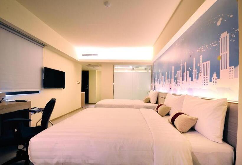 اتاق استاندارد چهار تخته, Audi Garden Business