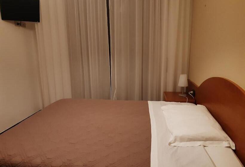 اتاق استاندارد با چشمانداز دریا, Due Gemelli