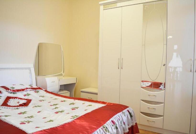 침실 2개 아파트, Family