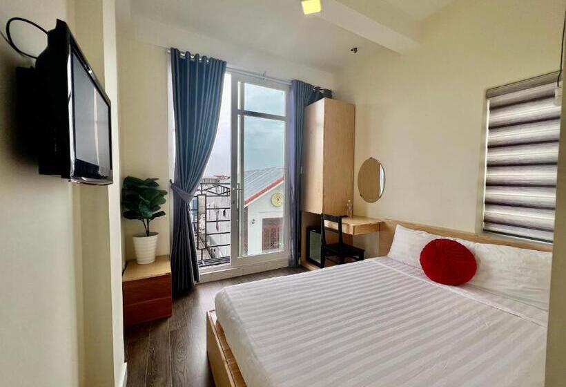 اتاق استاندارد یک نفره, Hue Four Seasons