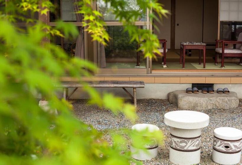 اتاق سوپریور با چشم‌انداز دریا, Jinpuso