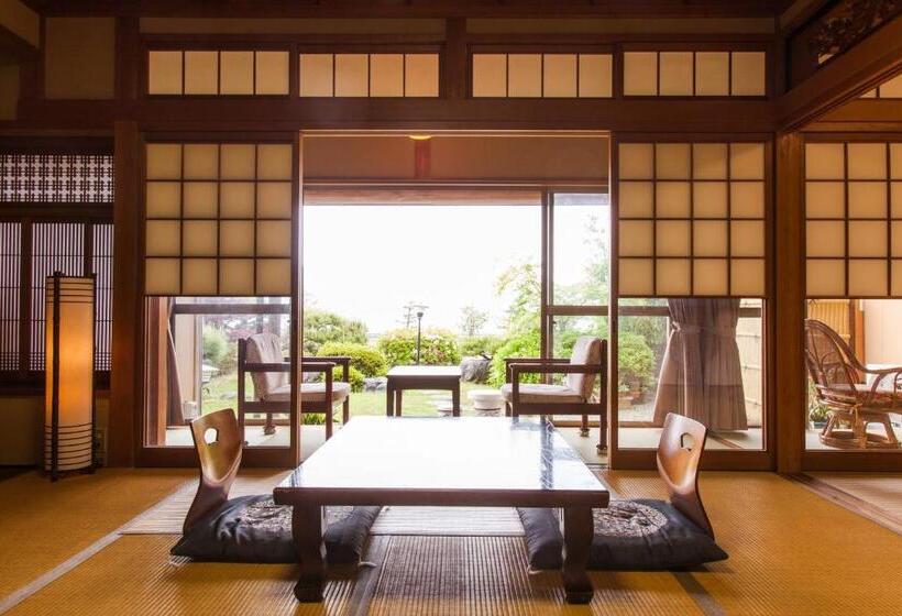 اتاق سوپریور با چشم‌انداز دریا, Jinpuso