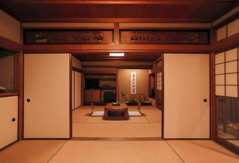 اتاق سوپریور با چشم‌انداز دریا, Jinpuso