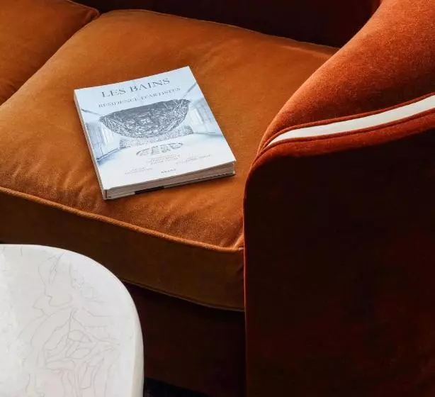 キングサイズベッドのデラックスルーム, Les Bains Paris