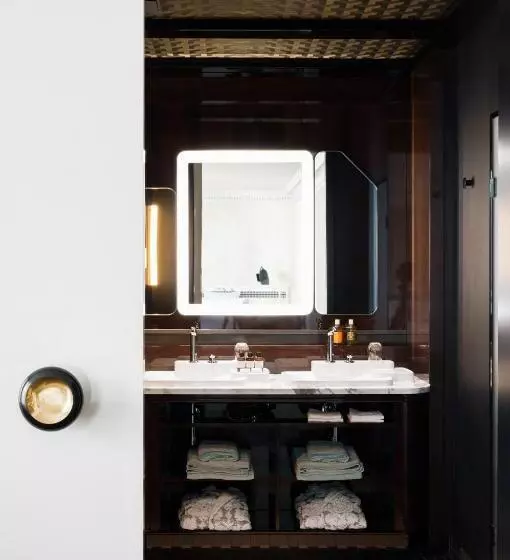 ジュニアスイート, Les Bains Paris