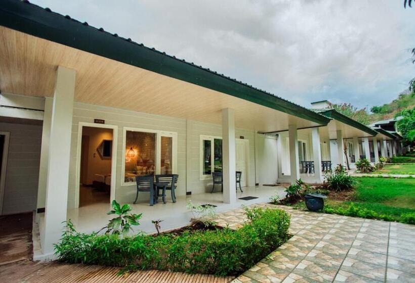 Хижина, Sylvia Hotel & Resort Komodo