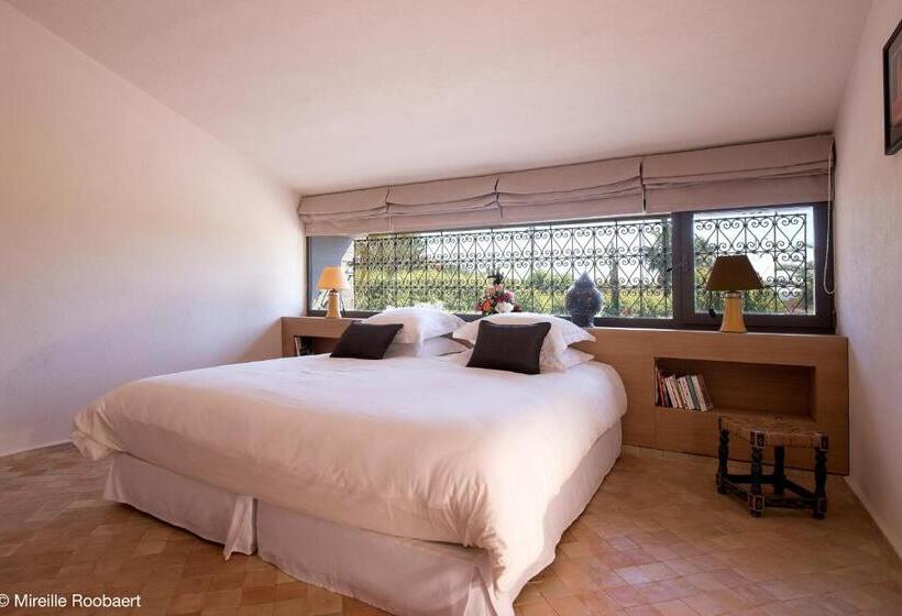 חדר דלוקס, Dar Maktoub