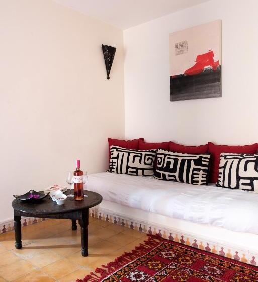 סוויטה, Dar Maktoub