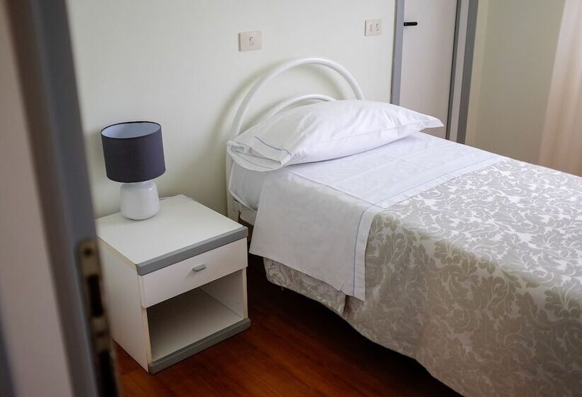 标准单人间, L Approdo