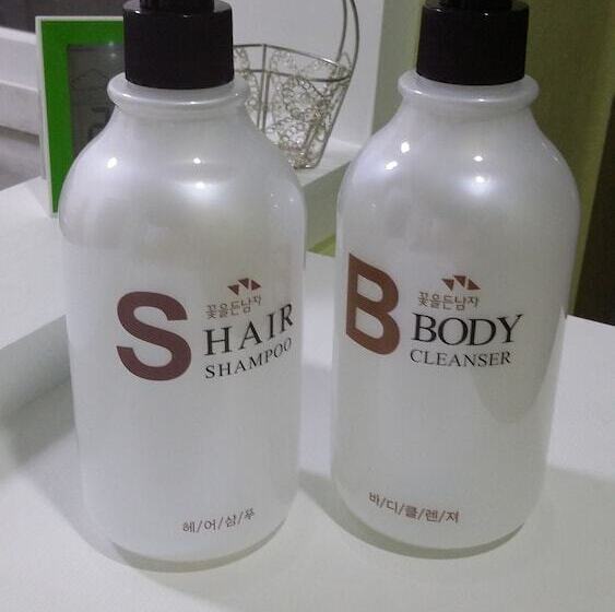 Standard Room, Dongdaemun Neighbors