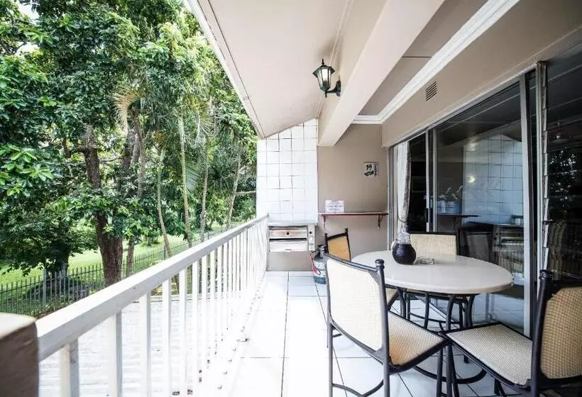 ３ベッドルームアパートメント, First Group Lake View Cabanas