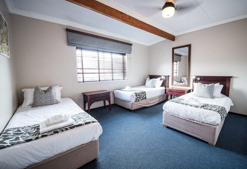 דירת שלושה חדרים, First Group Lake View Cabanas