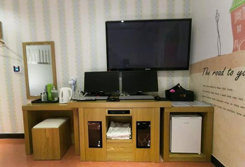 اتاق استاندارد, Fox Motel