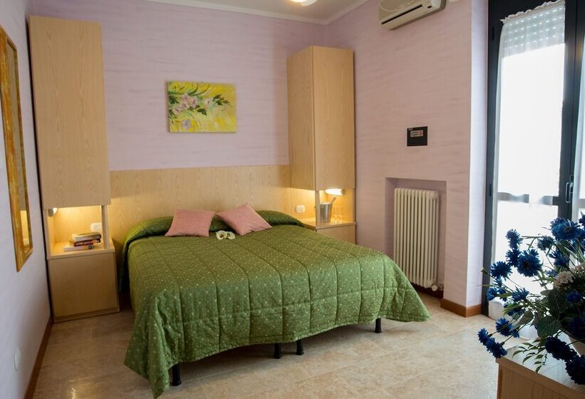 Трехместный Номер Стандарт с Балконом, Fiordaliso