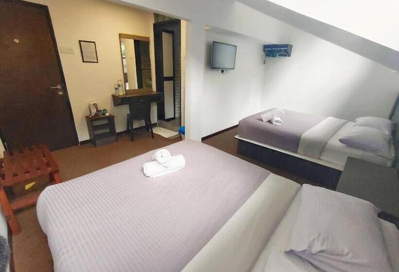 חדר סטנדרט לשלושה, Hillview Inn