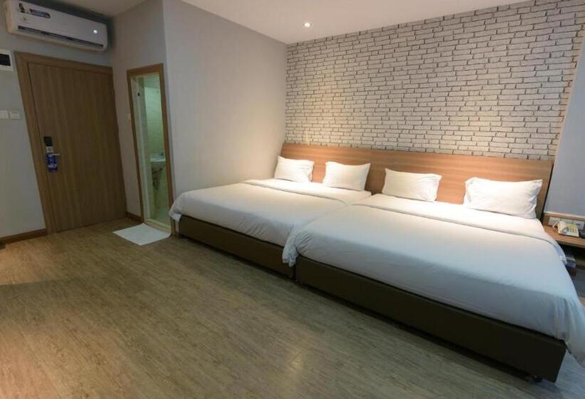 חדר משפחתי דלוקס, Kama