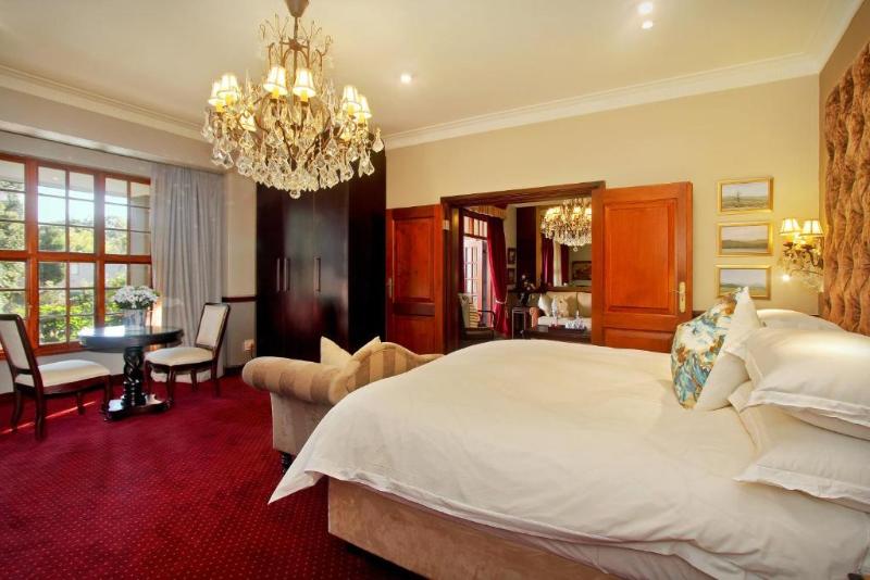 جناح ديلوكس, The Residence