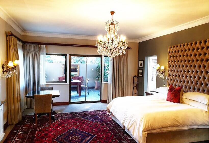 جناح ديلوكس, The Residence