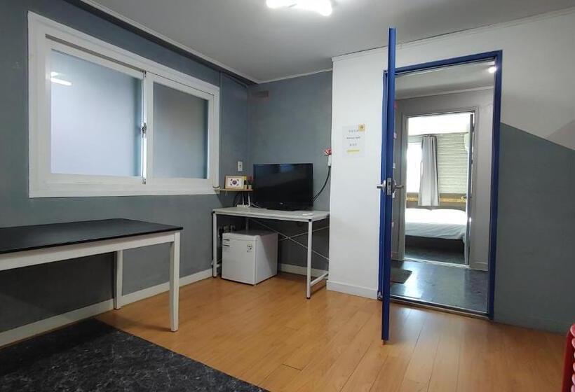 חדר משפחתי, 1012 House Namsan 외국인전용