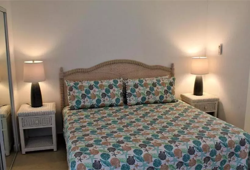 سوییت با چشم‌انداز دریا, The Horny Toad Guest House