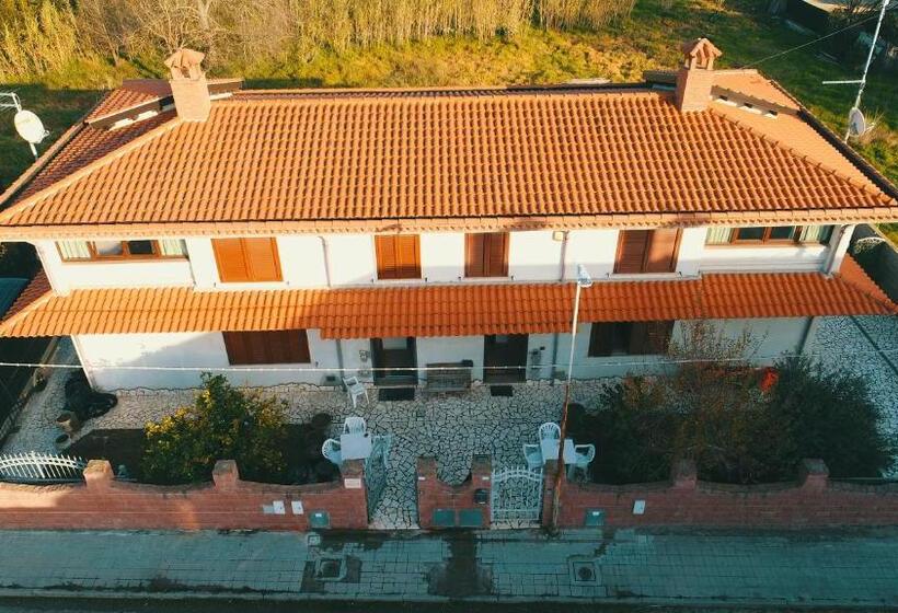 דירת שני חדרים, Anaelehouserooms Ltb