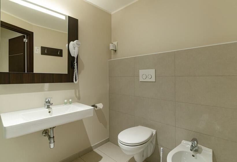 اتاق استاندارد, B&b Hotel Como Camerlata