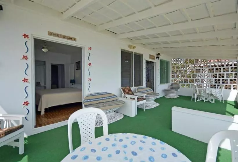 اتاق سوپریور با تخت بزرگ, Beyond Sunset Resort & Villas