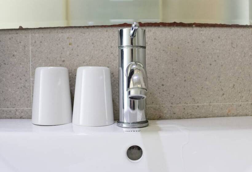 اتاق استاندارد, Check Inn Express Taichung Fuxing Hall 2