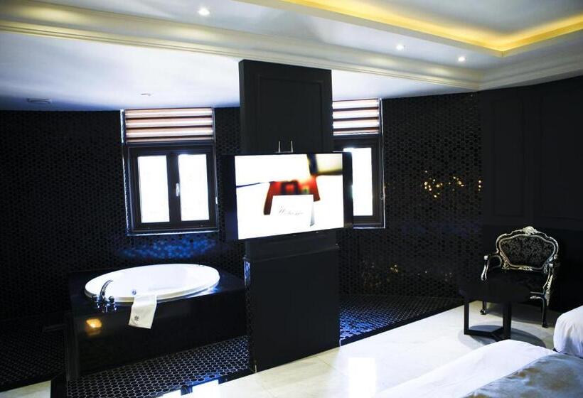 Suíte, Doma Myeongdong