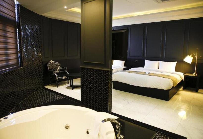 Suíte, Doma Myeongdong