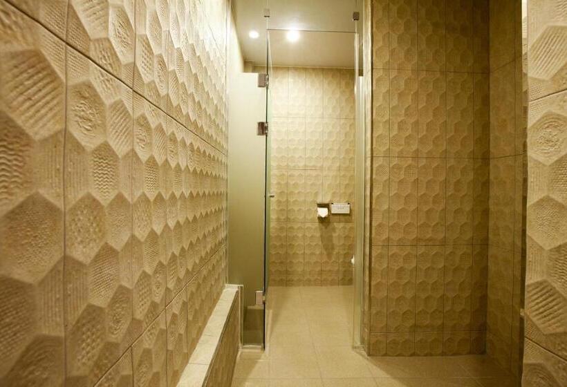 Quarto Familiar, Doma Myeongdong