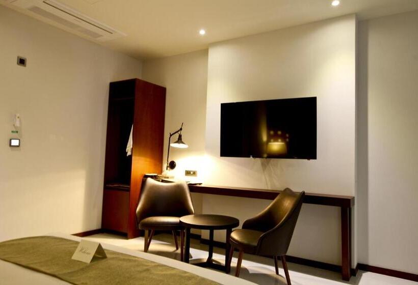 Quarto Estandar, Doma Myeongdong