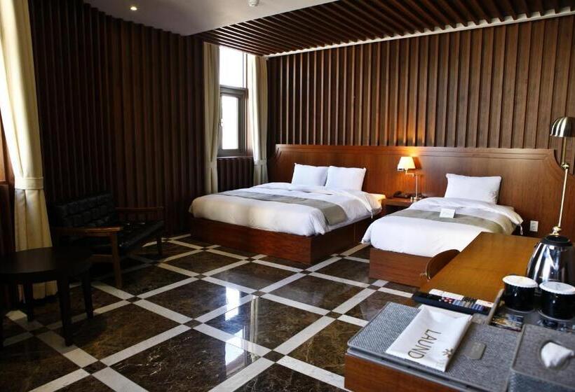 Suíte, Doma Myeongdong