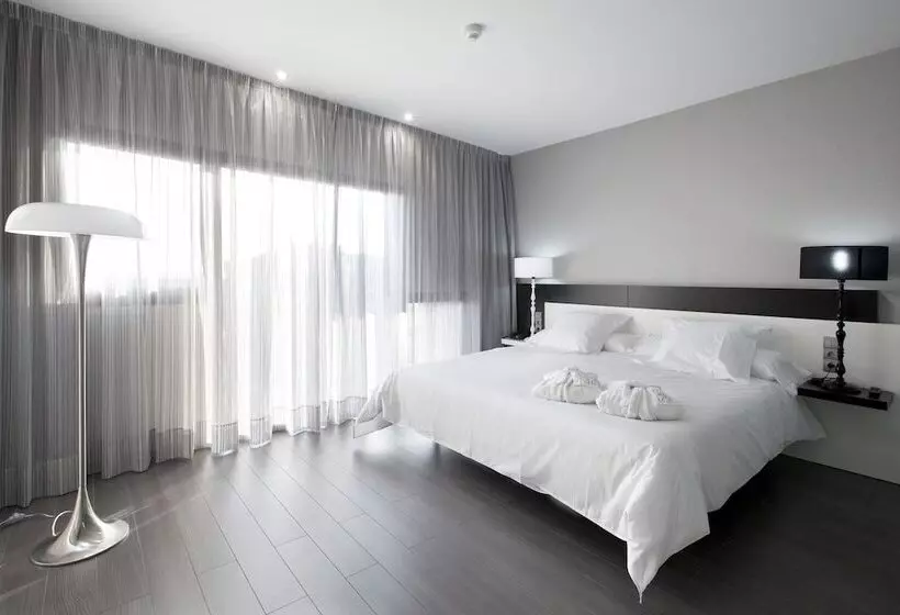 Suite, Mas Monzon