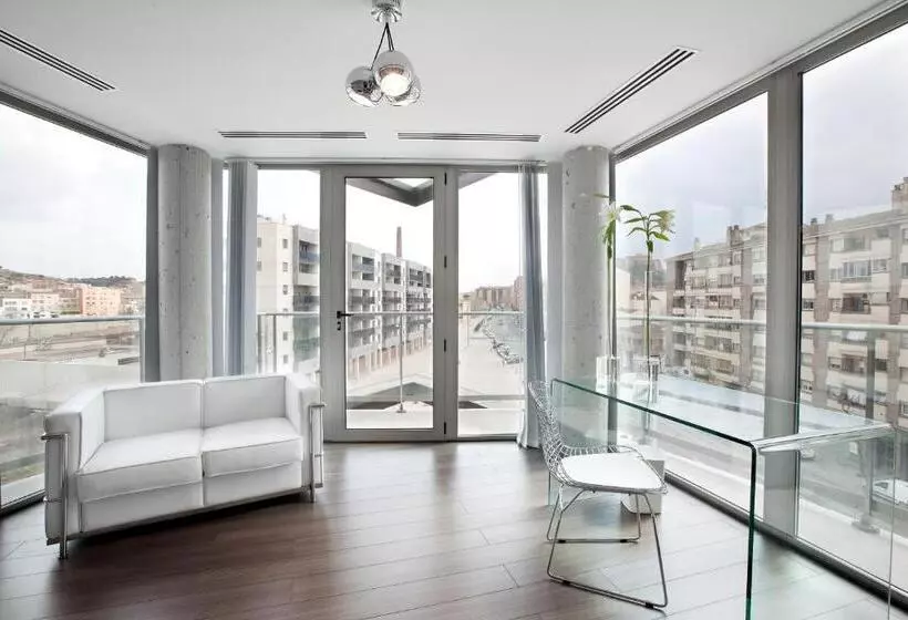 Suite, Mas Monzon