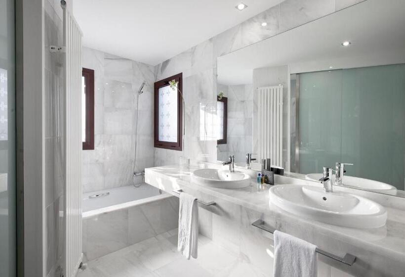 חדר משפחתי, Mas Monzon