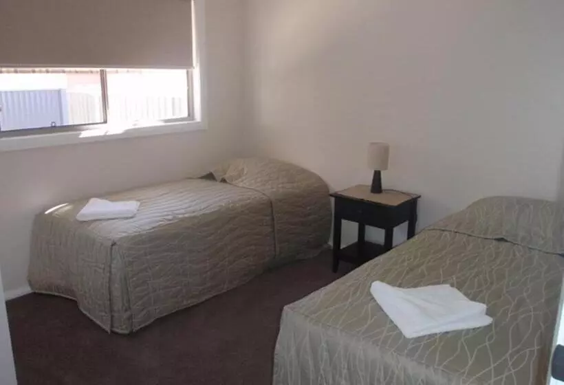 キャビン, Ashleigh Court Motor Inn